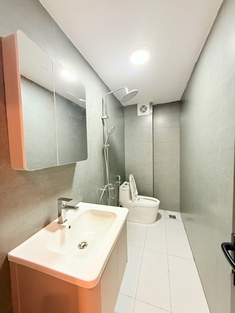 BÁN NHÀ XUÂN ĐỈNH - LÔ GÓC, Ô TÔ ĐỖ CỬ - GIÁ CHỈ: 9,6 TỶ - LH: 0909568289
