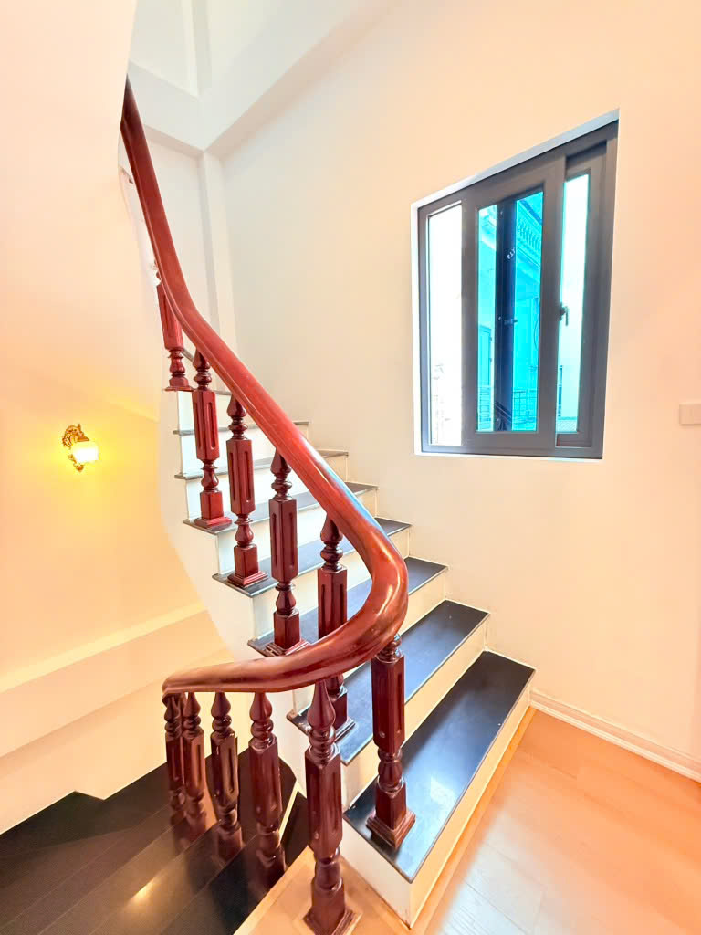 BÁN NHÀ XUÂN ĐỈNH - LÔ GÓC, Ô TÔ ĐỖ CỬ - GIÁ CHỈ: 9,6 TỶ - LH: 0909568289