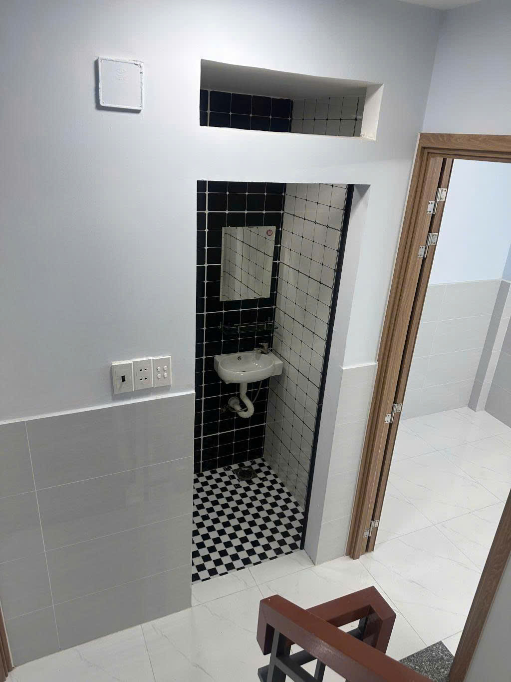 -BÁN NHÀ - NGUYỄN THỊ TẦN- PHƯỜNG 1- Q8- 4 TẦNG MỚI XÂY - SÂN THƯỢNG - SỔ HỒNG RIÊNG - GIÁ 3,5 TỶ