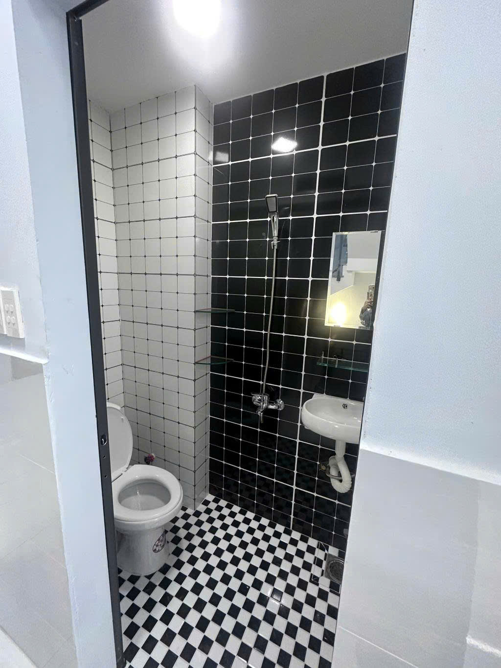 -BÁN NHÀ - NGUYỄN THỊ TẦN- PHƯỜNG 1- Q8- 4 TẦNG MỚI XÂY - SÂN THƯỢNG - SỔ HỒNG RIÊNG - GIÁ 3,5 TỶ