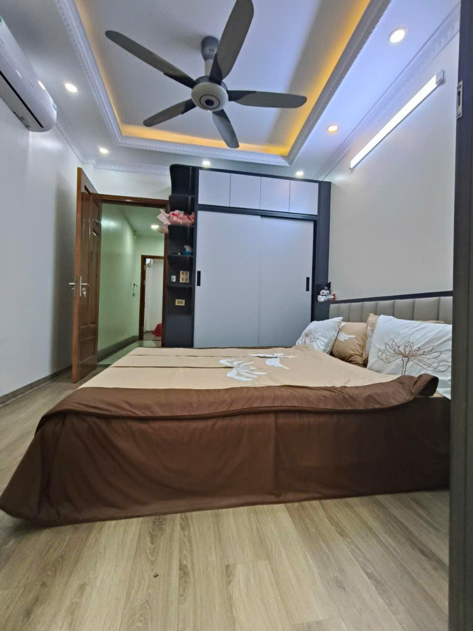 BÁN NHÀ LÔ GÓC TRƯƠNG ĐỊNH – 68M², 4 TẦNG, MẶT TIỀN 8.5M – GIÁ CHỈ HƠN 8 TỶ