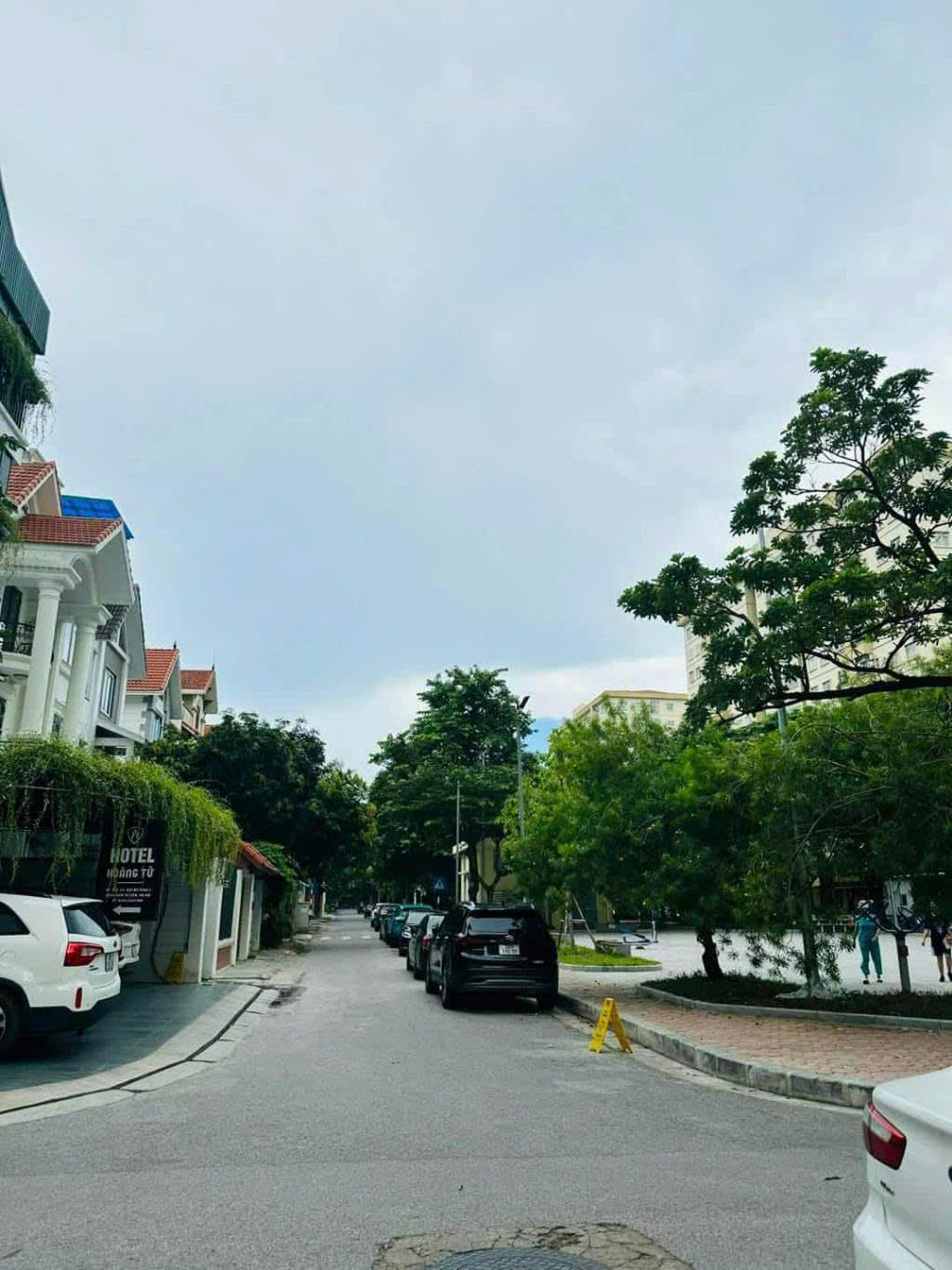 Bán biệt thự đơn lập khu đô thị Mỹ Đình 2 lô góc, phân lô, ô tô tránh, vỉa hè giá 69 tỷ