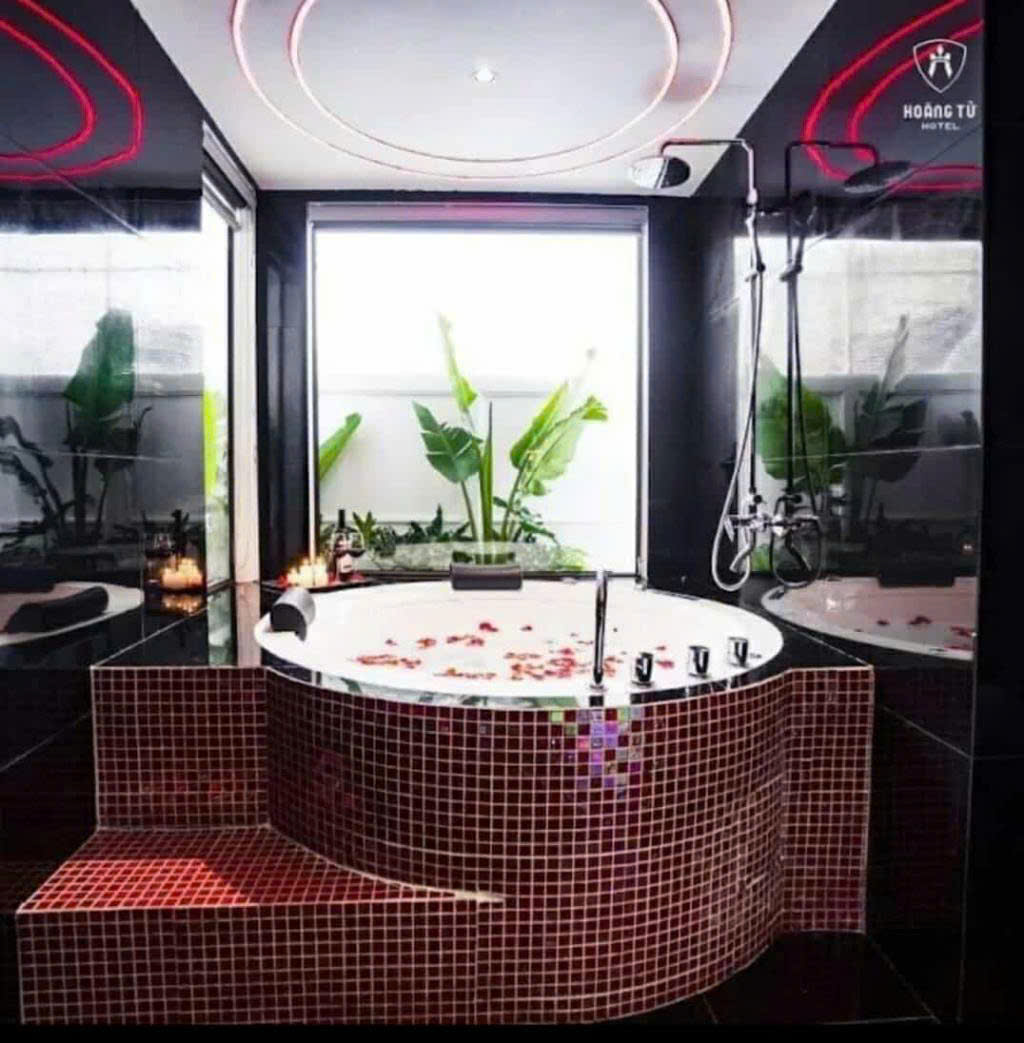 Bán biệt thự đơn lập khu đô thị Mỹ Đình 2 lô góc, phân lô, ô tô tránh, vỉa hè giá 69 tỷ