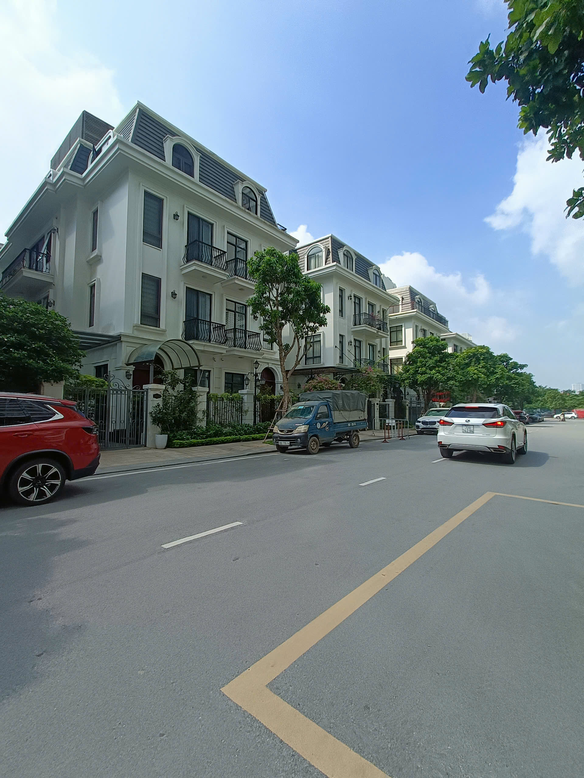 Bán biệt thư song lập Vinhomes Green Bay phân lô,ô tô tránh,vỉa hè,kinh doanh giá 105 tỷ