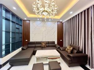 BÁN LIỀN KỀ VILAGCERA XUÂN PHƯƠNG PHÂN LÔ,Ô TÔ TRÁNH,VỈA HÈ KINH DOANH GIÁ 15.8 TỶ