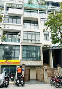 Bán nhà khu vực Mỹ Đình 1 phân lô,ô tô,tránh,vỉa hè,kinh doanh,sầm uất giá 26.5 tỷ