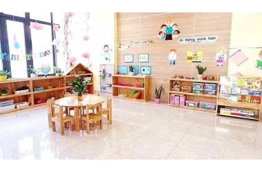 CĂN NHÀ 1 MẶT PHỐ, 1 MẶT NGÕ, HAI MẶT TIỀN KHỦNG, THANG MÁY, TẦNG HẦM