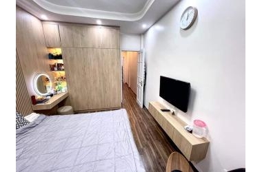 THANG MÁY, TẦNG HẦM,TÒA NHÀ HÁI RA TIỀN - CHO THUÊ TỔNG 220 TRIÊU/ TH