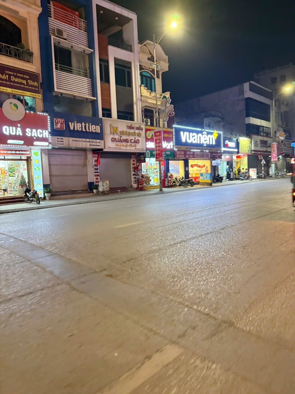 BÁN NHÀ 4 TẦNG 40M UY NỖ ĐÔNG ANH, LÔ GÓC .GARA 2 Ô TÔ , CHỈ 5 TỶ SỈU NHI