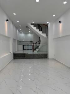 Bán nhà đẹp ở ngay - hxh - sát mặt tiền - 6tỷ