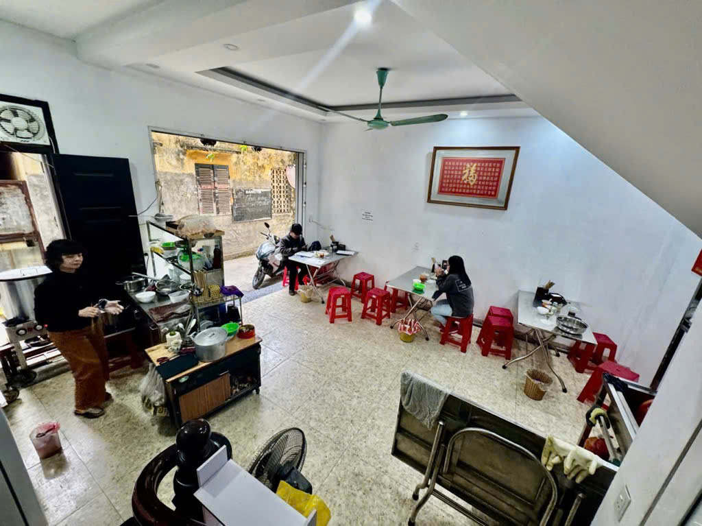 Nhà bán tại phố Thanh Am, 45 m, mặt tiền 5m. Giá chỉ nhỉnh hơn 4 tỷ.
