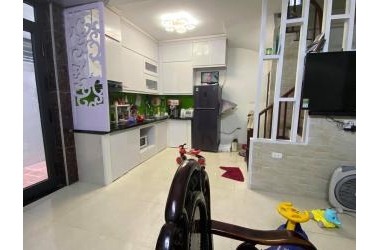 Nhà Bồ Đề 2.98 tỷ, 5 Tầng x 30m2, đầy đủ nội thất, cách ô tô 3m