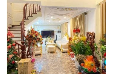 Bán nhà Cổ Linh 50m2 giá 6 tỷ 800tr, 5 tầng, Gara ô tô, nội thất cao cấp
