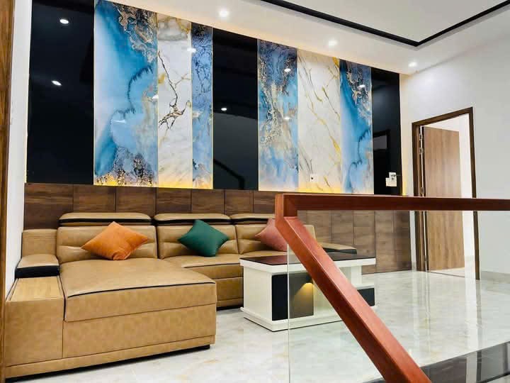 Bán nhà đẹp mặt ngõ rộng