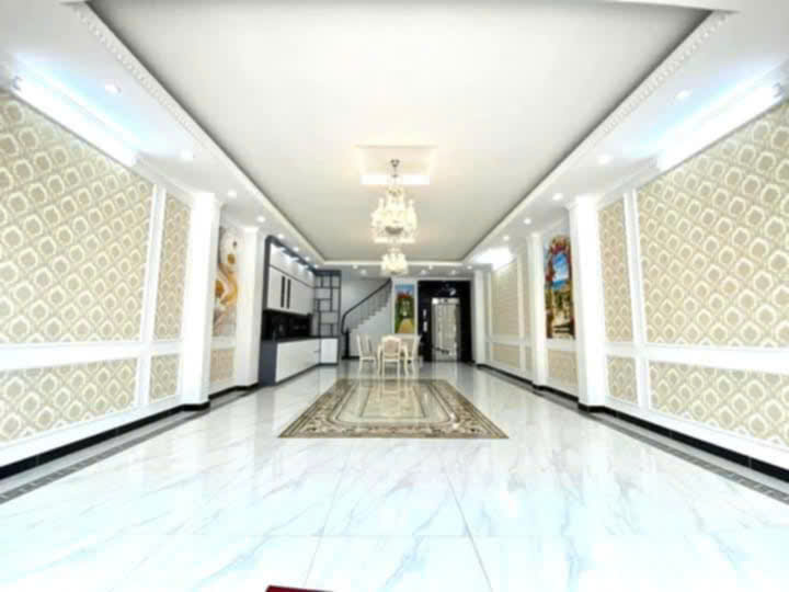 Gần công viên Hồ lớn 31ha Gia Lâm sát Vinhome 110m thang máy lh 0961503168