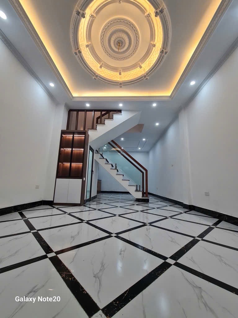 GIẢI PHÓNG 48M – NHÀ ĐẸP – Ô TÔ ĐỖ CỬA – MẶT TIỀN 4M – SỔ NỞ HẬU