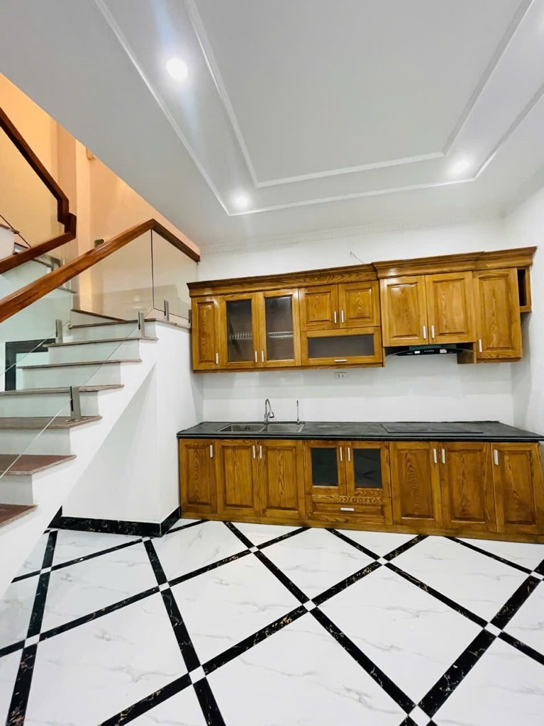 GIẢI PHÓNG 48M – NHÀ ĐẸP – Ô TÔ ĐỖ CỬA – MẶT TIỀN 4M – SỔ NỞ HẬU