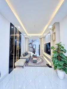 NGÕ 143 NGUYỄN CHÍNH 40M² – 5 TẦNG– NGÕ THÔNG– FULL NỘI THẤT – SỔ VUÔNG ĐẸP