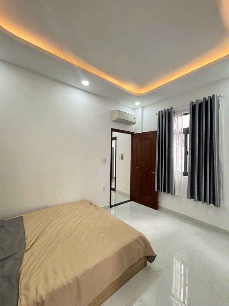 NHÀ LÔ GÓC ĐẸP NHẤT HUỲNH VĂN BÁNH  - 6.7 TỶ - DỌN Ở NGAY - SỔ HỒNG RIÊNG!