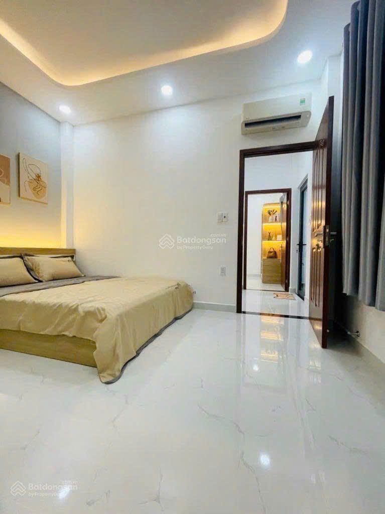 NHÀ LÔ GÓC ĐẸP NHẤT HUỲNH VĂN BÁNH  - 6.7 TỶ - DỌN Ở NGAY - SỔ HỒNG RIÊNG!