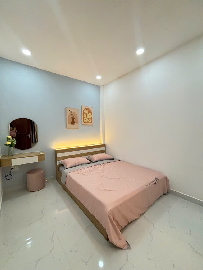 NHÀ LÔ GÓC ĐẸP NHẤT HUỲNH VĂN BÁNH  - 6.7 TỶ - DỌN Ở NGAY - SỔ HỒNG RIÊNG!