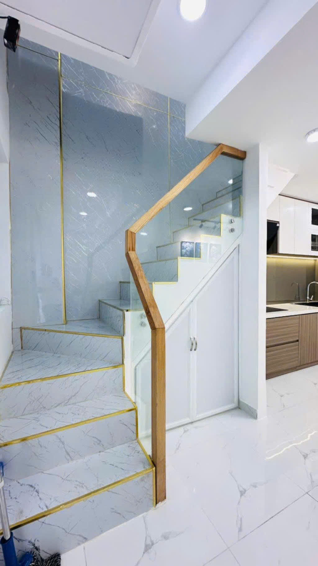 BÁN NHÀ SIÊU ĐẸP – 4 TẦNG – XÔ VIẾT NGHỆ TĨNH – FULL NỘI THẤT – Ở NGAY – GIÁ CHỈ 4,2 TỶ!
