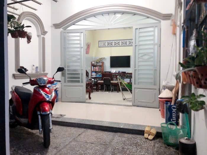 Nhà đẹp 2 lầu, đối diện Huỳnh Tấn Phát,hẻm xe hơi ,quận7,nhỉnh 4 tỷ