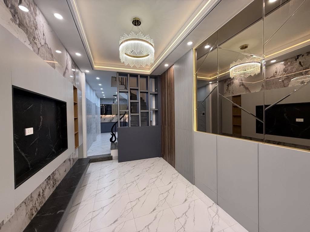 NHÀ ĐẸP ĐỐNG ĐA - LÔ GÓC BA MẶT THOÁNG SÁNG - FULL NỘI THẤT Ở NGAY.
Khâm Thiên - Trung Phụng 40M x