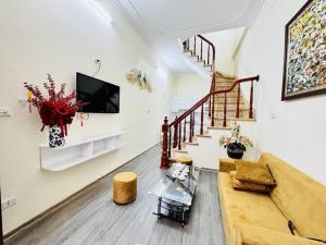 NHÀ ĐẸP ĐỐNG ĐA - DÂN XÂY - LÔ GÓC 2 MẶT THOÁNG - NGÕ NÔNG RỘNG THOÁNG - GẦN PHỐ
DTSD 30m2 x