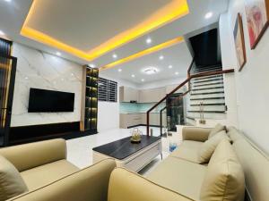 NHÀ ĐẸP ĐỐNG ĐA - LÔ GÓC BA MẶT THOÁNG SÁNG - FULL NỘI THẤT Ở NGAY.
Khâm Thiên - Trung Phụng 40M x