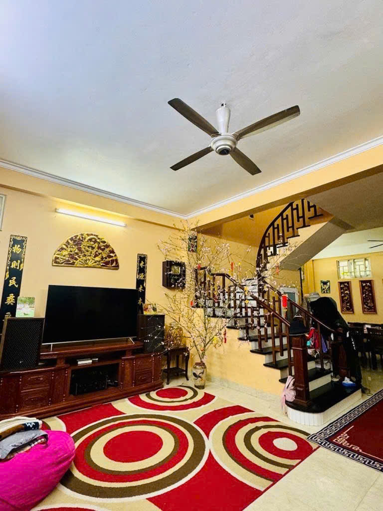 BÁN NHÀ LÔ GÓC TRIỀU KHÚC - 75m² - 3 TẦNG, MẶT TIỀN 6.5m, Ô TÔ ĐỖ CỬA, VỊ TRÍ VÀ TIỆN ÍCH SIÊU HỢP