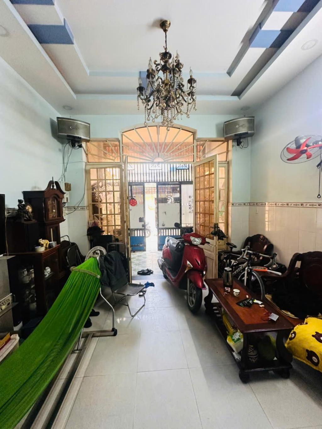 Hàng hiếm tại Liên Khu 5-6, 3,94 tỷ, 60m2, 2PN, 3WC, Bình Tân, HCM