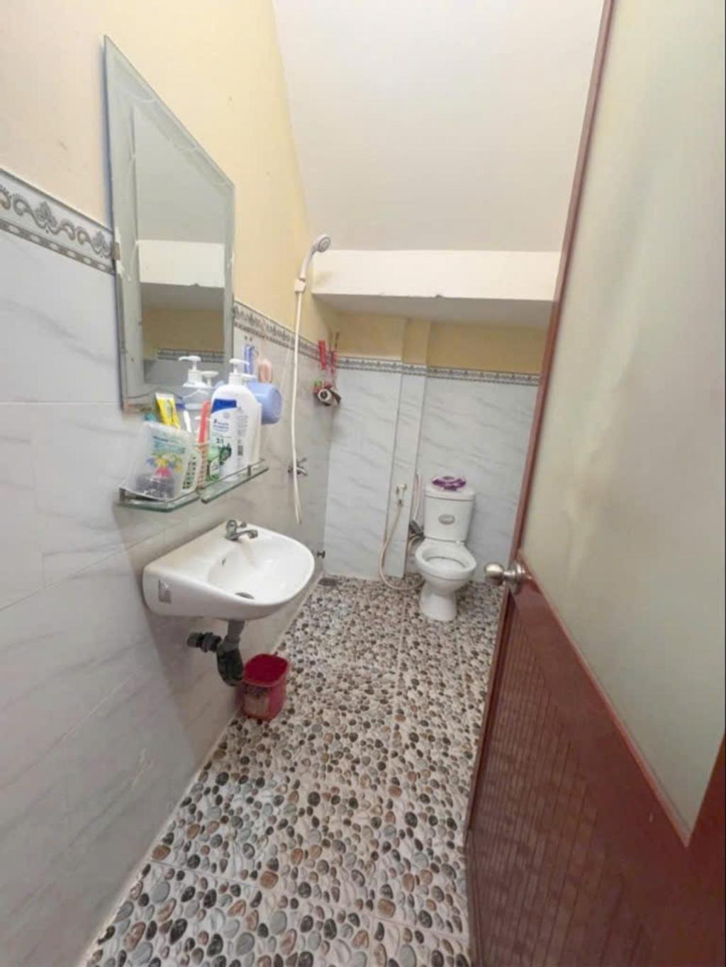 Bán nhà riêng tại Tỉnh Lộ 10, 3,5 tỷ, 50m2, giá ưu đãi