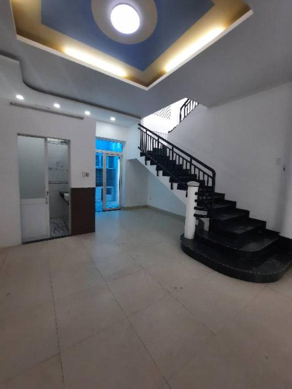 Bán NR 5PN, 5WC, 190m2, 12,6 tỷ ở Hương Lộ 2, Bình Trị Đông A, Bình Tân, HCM siêu hot