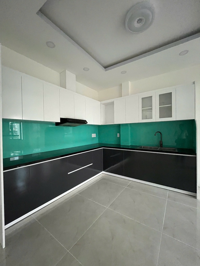 Bán nhà mặt phố Lương Thế Vinh, Tân Thới Hòa, Tân Phú, 15,6 tỷ, 4 tầng BTCT 6 PN 7 WC, 96m2