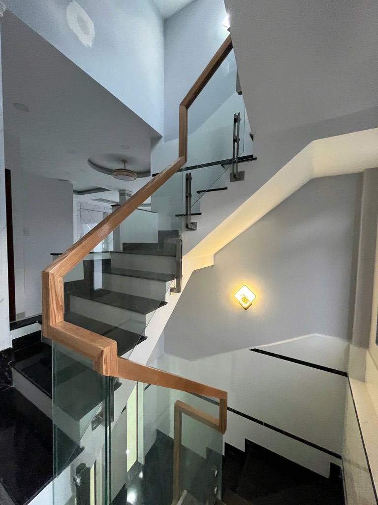 Bán nhà mặt phố Lương Thế Vinh, Tân Thới Hòa, Tân Phú, 15,6 tỷ, 4 tầng BTCT 6 PN 7 WC, 96m2