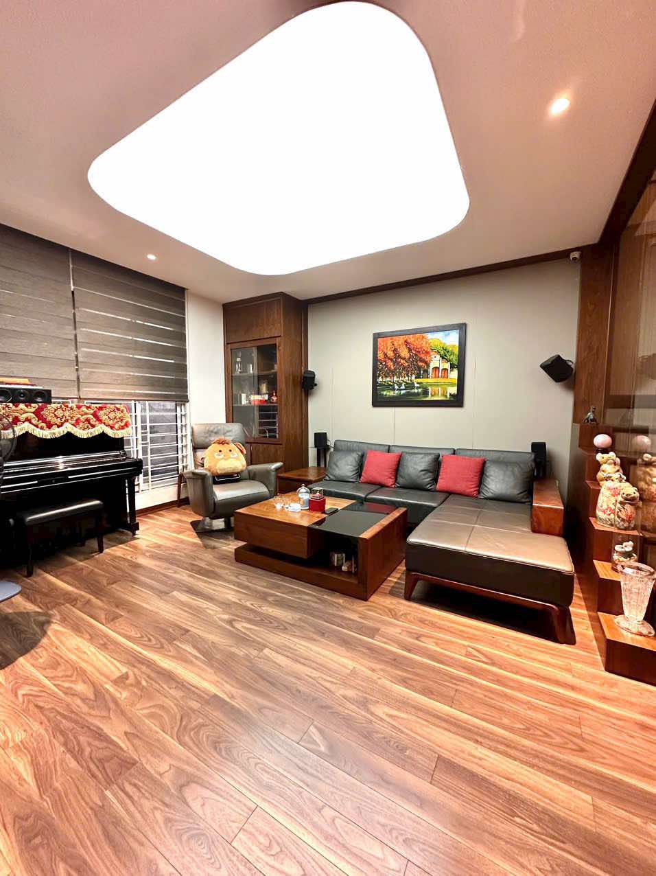 Bán nha mặt phố