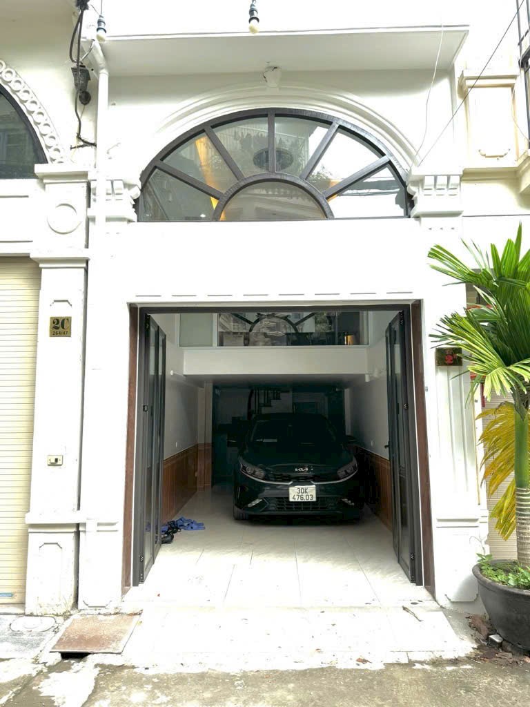 Bán nhà mặt phố ô tô đỗ cửa vi tri đẹp