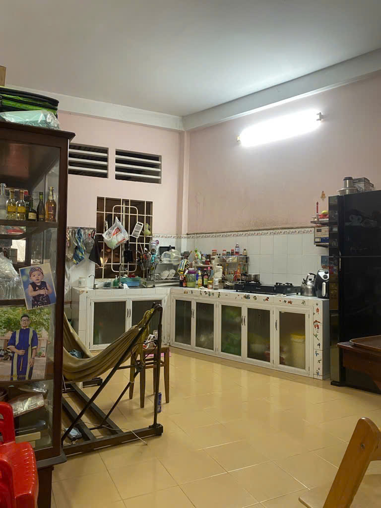 NHÀ MT HẺM XH TRÁNH NHAU - ÂU DƯƠNG LÂN P2 GIÁ CHỈ 8 TỶ