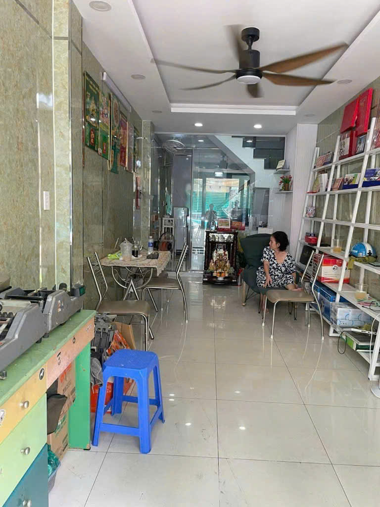 CỰC HIẾM MTKD 4TẦNG 33M2 TRẦN TUẤN KHẢI QUẬN 5 GIÁ 9TỶ8