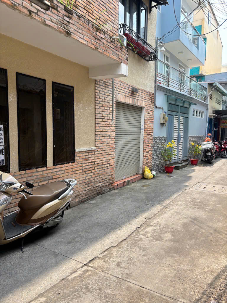 Bán nhà hẻm góc 2 tầng Cách mạng tháng 8 quận 10 giá 3,5 tỷ