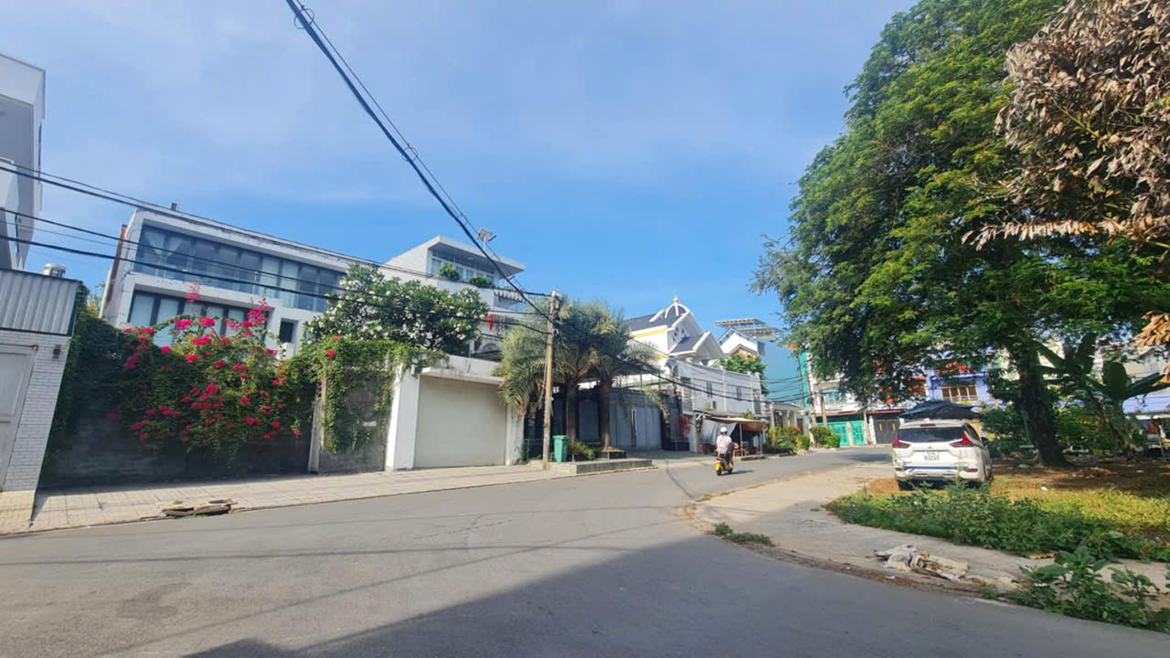 CẦN GẢ GẤP MẶT TIỀN KHỦNG 10M - 3 TẦNG - GẦN BẾN XE QUẬN 8 - ĐƯỜNG Ô TÔ TRÁNH NHAU - NHỈNH 7 TỶ