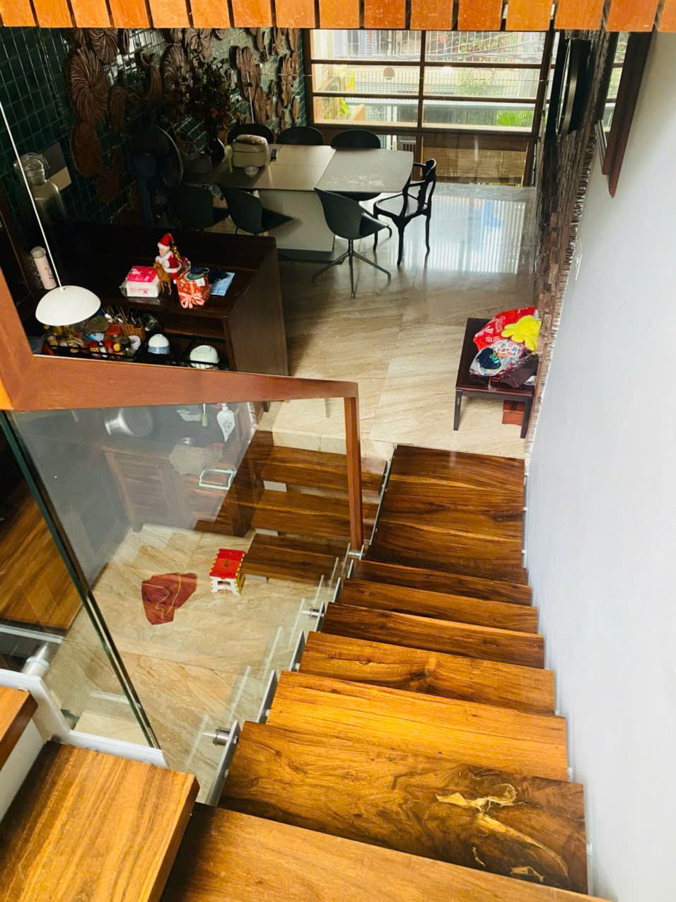 Bán nhà 2  tầng 56m2 - Cư xá đô thành P4Q3 giá 7 tỷ nhỉnh
