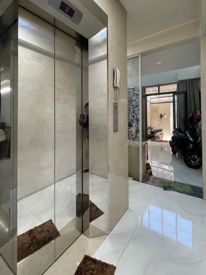 Chủ định cư bán nhà 5 tầng 6PN+6WC - Tặng full nội thất cao cấp, thang máy xịn xò giá 7 tỷ nhỉnh