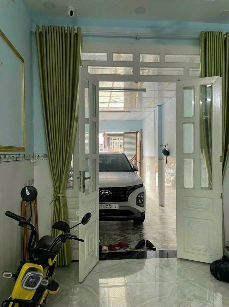 Bán nhà mặt tiền 3 tầng ngay chợ Mai Hắc Đế 65m2 giá 8.x tỷ còn TL