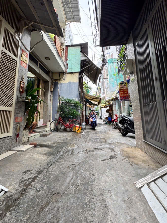 Siêu hiếm nhà ngang 3,5m cách Lotteria Dương Bá Trạc 70m giá 2 tỷ nhỉnh