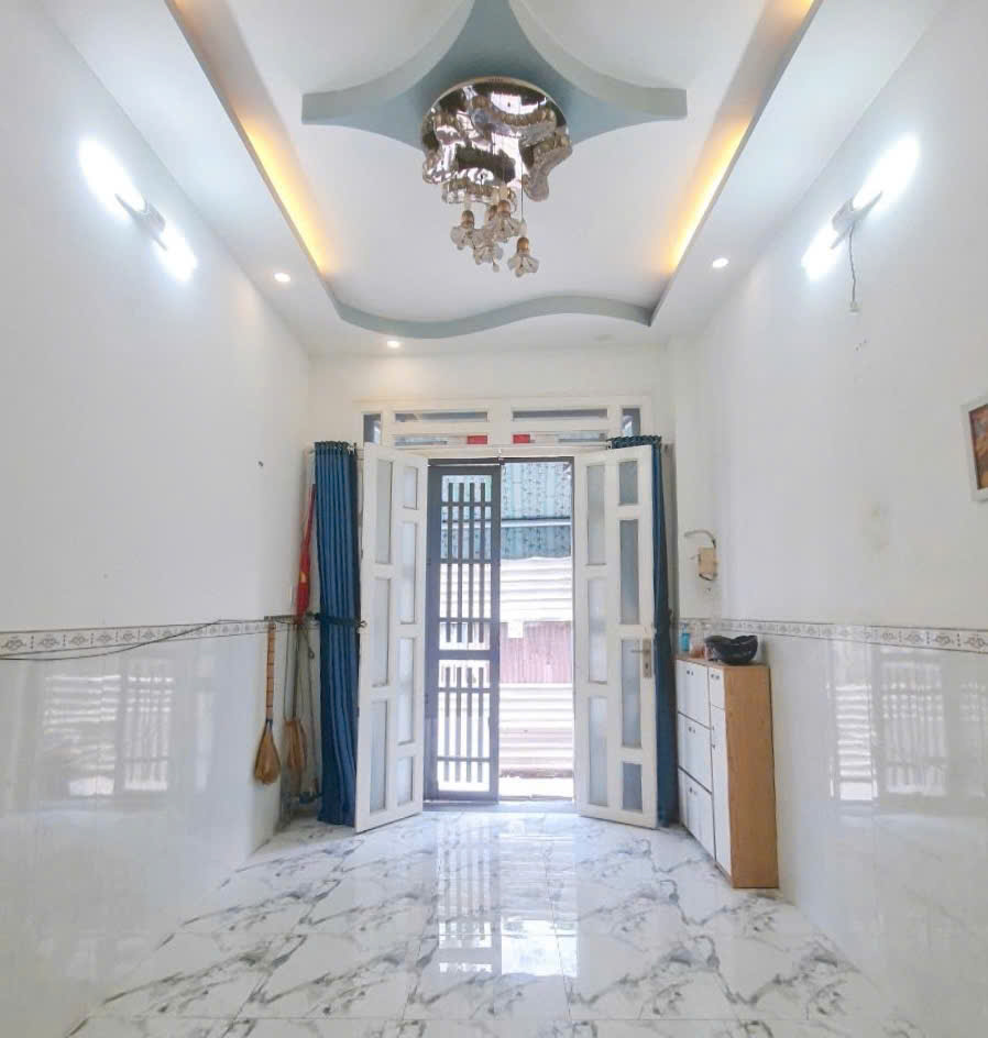 Bán nhà 3 tầng ngay chợ Vạn Nguyên đường Mễ Cốc giá tốt