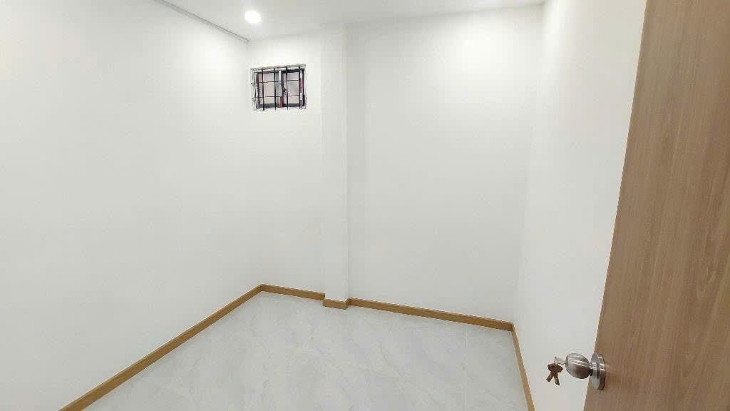 Bán nhà góc 2 tầng ngay chợ Rạch Cát Quận 8 giá 2,7 tỷ còn TL