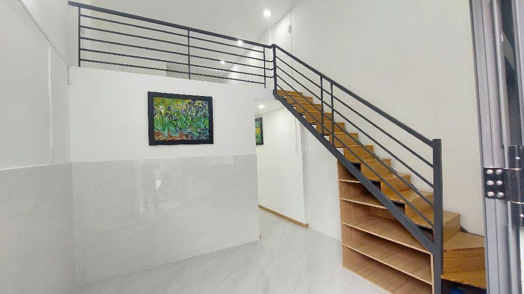 Bán nhà góc 2 tầng ngay chợ Rạch Cát Quận 8 giá 2,7 tỷ còn TL