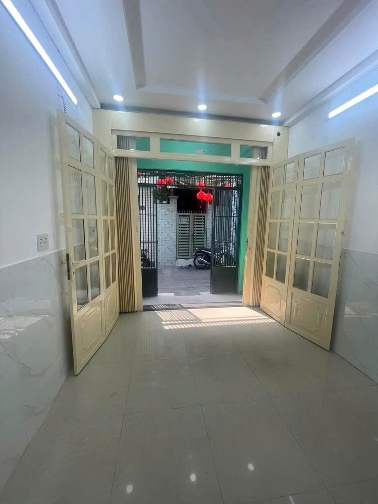 Bán gấp nhà hẻm 4m Nguyễn Văn Cừ Quận 5 giá tốt